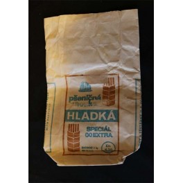 Pšeničná mouka hladká 1 kg (obal od potravin) Pšeničná mouka hladká 1 kg (obal od potravin)