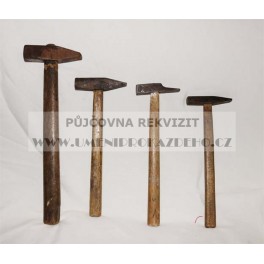 Batoh modrý s kovovým výstuhami 